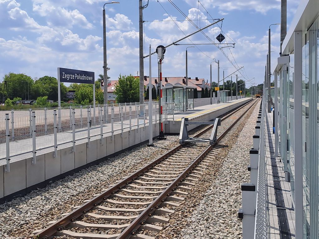 Peron przystanku kolejowego otwartego w 2023 r. (fot. autor)