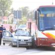 Autobus staranował samochód