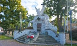 Pomnik poległych w Chotomowie