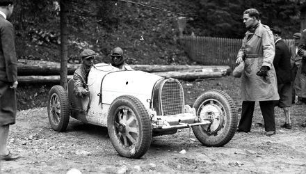 Samochód Bugatti zakupiony w 1930 r. przez Maurycego Potockiego od Stanisława Szwarcsztejna (Narodowe Archiwum Cyfrowe).