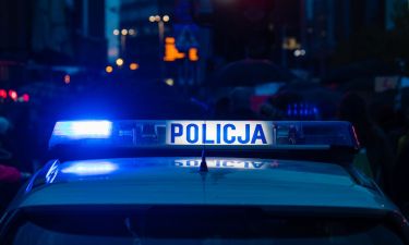 Policja - lampa sygnalizacyjno-ostrzegawcza, radiowóz.