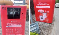 Uszkodzony pojemnik na elektroodpady w Stanisławowie Pierwszym (fot. Urząd Gminy Nieporęt) 1