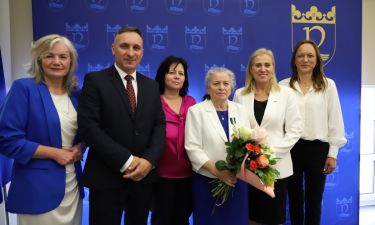 Nadanie honorowego tytułu Zasłużony dla Gminy Nieporęt Wandzie Delis (fot. Urząd Gminy Nieporęt)