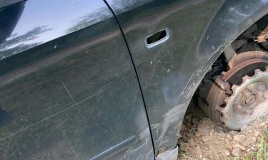 Uszkodzone Audi, którym jechał pijany kierowca (Fot. KRP VII w Warszawie)