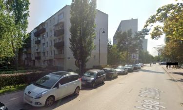Blok nr 4 przy Alei 3 Maja w Legionowie (fot. Google Maps)