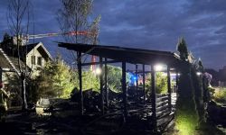 Pożar budynków mieszkalnych w Serocku przy ulicy Zacisze (fot. KP PSP w Legionowie)