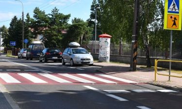 Przejście dla pieszych przy Szkole Podstawowej nr 4 w Legionowie (fot. Starostwo Powiatowe w Legionowie)