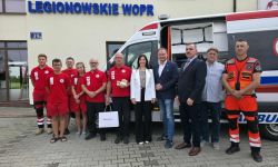 Przekazanie karetki dla Legionowskiego WOPR (fot. GP.kg)