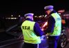 Nocna akcja policji w związku z kontrolą podejrzanych samochodów. (fot. stock.adobe.com)